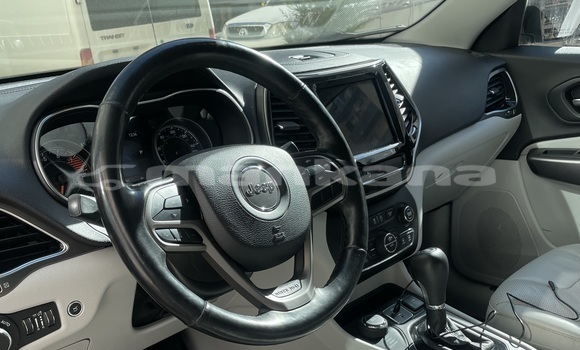 Buy Used Jeep Cherokee White Car in Rustavi in Tbilisi Buy Used Jeep Cherokee White Car in Rustavi in Tbilisi