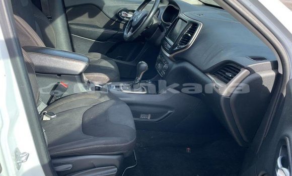 Buy Used Jeep Cherokee White Car in Tbilisi in Tbilisi Buy Used Jeep Cherokee White Car in Tbilisi in Tbilisi