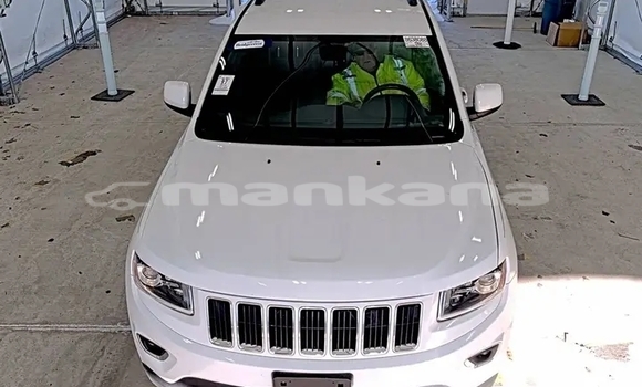 Buy Used Jeep Grand Cherokee White Car in Batumi in Ajaria Buy Used Jeep Grand Cherokee White Car in Batumi in Ajaria
