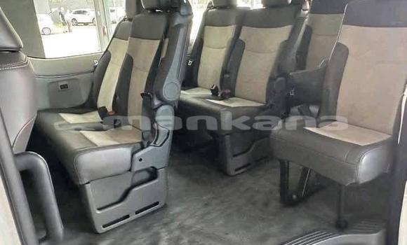 Buy Used Toyota Hiace White Car in Tbilisi in Tbilisi Buy Used Toyota Hiace White Car in Tbilisi in Tbilisi