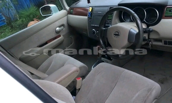 Buy Used Nissan Tiida White Car in Bagdadi in Imereti Buy Used Nissan Tiida White Car in Bagdadi in Imereti
