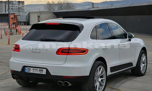 Buy Used Porsche Macan White Car in Bagdadi in Imereti Buy Used Porsche Macan White Car in Bagdadi in Imereti