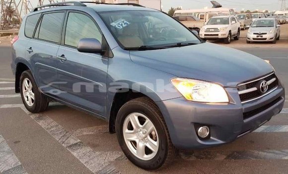 Buy Import Toyota HiAce Blue Truck in Import - Dubai in Abhasia