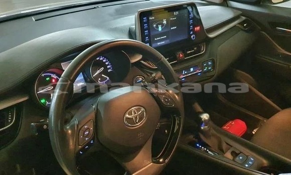 Buy Used Toyota C-HR White Car in Tbilisi in Tbilisi Buy Used Toyota C-HR White Car in Tbilisi in Tbilisi