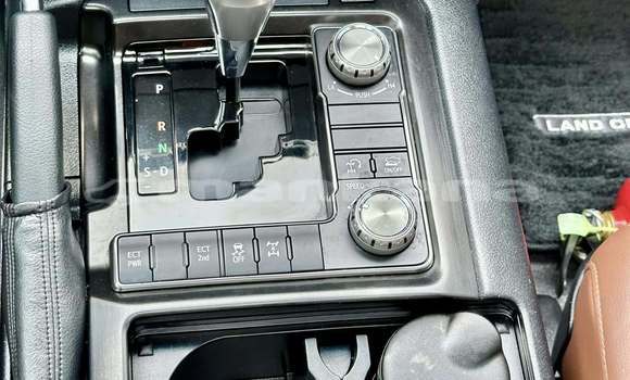 Buy Used Toyota Land Cruiser White Car in Kutaisi in Imereti Buy Used Toyota Land Cruiser White Car in Kutaisi in Imereti