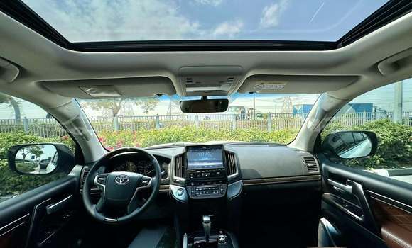 Buy Used Toyota Land Cruiser White Car in Kutaisi in Imereti Buy Used Toyota Land Cruiser White Car in Kutaisi in Imereti