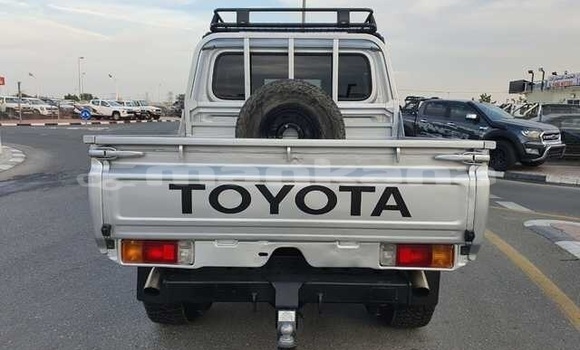 Buy Used Toyota Land Cruiser Silver Car in Tkibuli in Imereti Buy Used Toyota Land Cruiser Silver Car in Tkibuli in Imereti