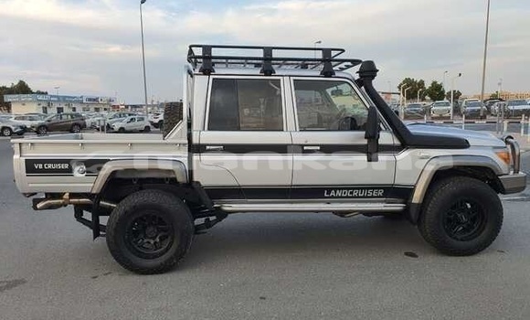 Buy Used Toyota Land Cruiser Silver Car in Tkibuli in Imereti Buy Used Toyota Land Cruiser Silver Car in Tkibuli in Imereti