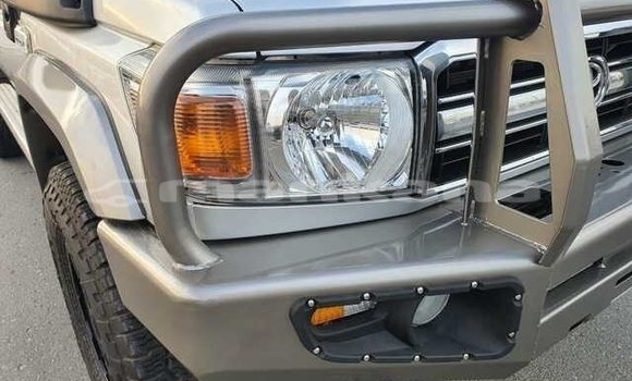 Buy Used Toyota Land Cruiser Silver Car in Tkibuli in Imereti Buy Used Toyota Land Cruiser Silver Car in Tkibuli in Imereti