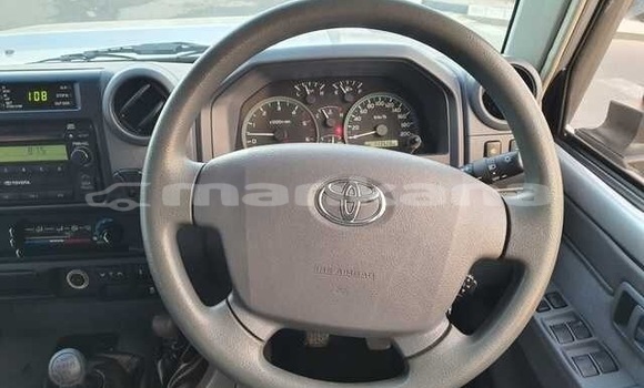 Buy Used Toyota Land Cruiser Silver Car in Tkibuli in Imereti Buy Used Toyota Land Cruiser Silver Car in Tkibuli in Imereti