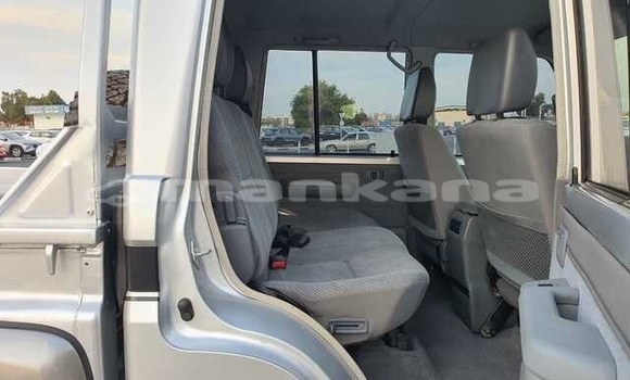 Buy Used Toyota Land Cruiser Silver Car in Tkibuli in Imereti Buy Used Toyota Land Cruiser Silver Car in Tkibuli in Imereti