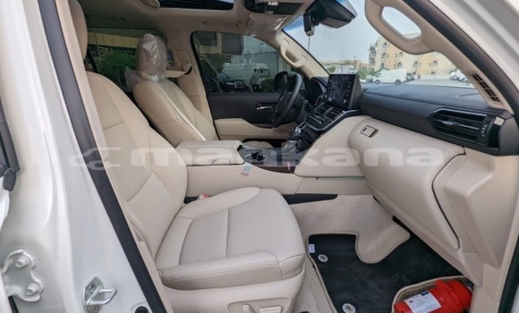 Buy Used Toyota Land Cruiser White Car in Tbilisi in Tbilisi Buy Used Toyota Land Cruiser White Car in Tbilisi in Tbilisi