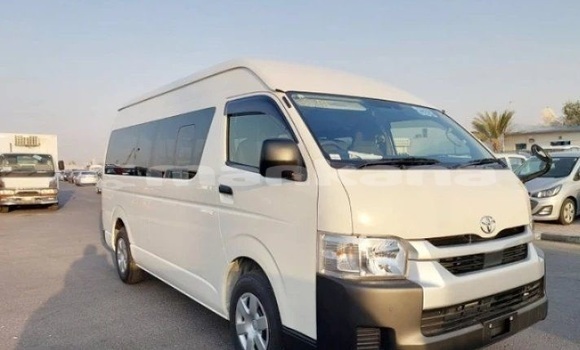 Buy Used Toyota Hiace White Car in Tbilisi in Tbilisi Buy Used Toyota Hiace White Car in Tbilisi in Tbilisi