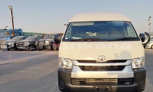Buy Used Toyota Hiace White Car in Tbilisi in Tbilisi Buy Used Toyota Hiace White Car in Tbilisi in Tbilisi