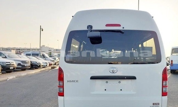 Buy Used Toyota Hiace White Car in Tbilisi in Tbilisi Buy Used Toyota Hiace White Car in Tbilisi in Tbilisi