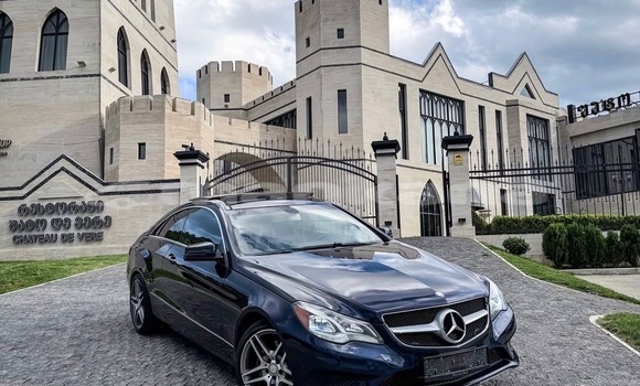 Buy Used Mercedes-Benz E–Class Blue Car in Tbilisi in Tbilisi