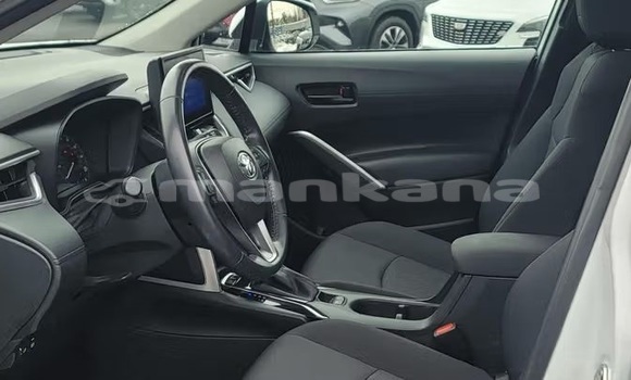 Buy Used Toyota Corolla Cross White Car in Tbilisi in Tbilisi Buy Used Toyota Corolla Cross White Car in Tbilisi in Tbilisi