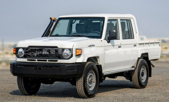 Buy Used Toyota Land Cruiser White Car in Tbilisi in Tbilisi
