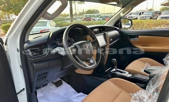 Buy Used Toyota Fortuner White Car in Tbilisi in Tbilisi Buy Used Toyota Fortuner White Car in Tbilisi in Tbilisi