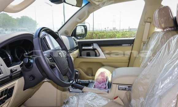 Buy Used Toyota Land Cruiser White Car in Tbilisi in Tbilisi Buy Used Toyota Land Cruiser White Car in Tbilisi in Tbilisi