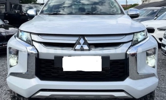 Buy Used Mitsubishi L200 White Car in Tbilisi in Tbilisi Buy Used Mitsubishi L200 White Car in Tbilisi in Tbilisi