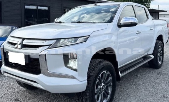 Buy Used Mitsubishi L200 White Car in Tbilisi in Tbilisi Buy Used Mitsubishi L200 White Car in Tbilisi in Tbilisi