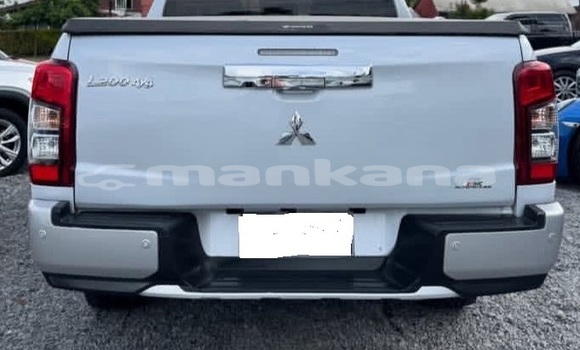 Buy Used Mitsubishi L200 White Car in Tbilisi in Tbilisi Buy Used Mitsubishi L200 White Car in Tbilisi in Tbilisi