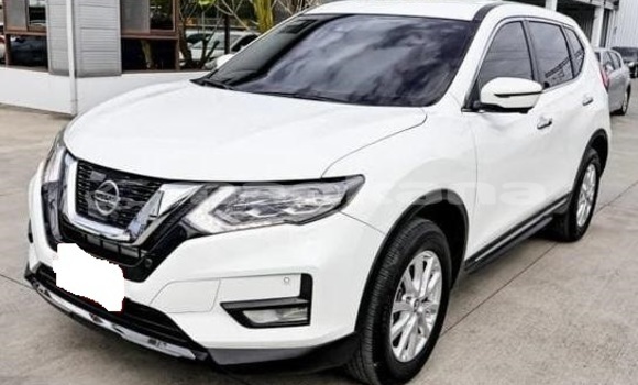 Buy Used Nissan X–Trail White Car in Tbilisi in Tbilisi