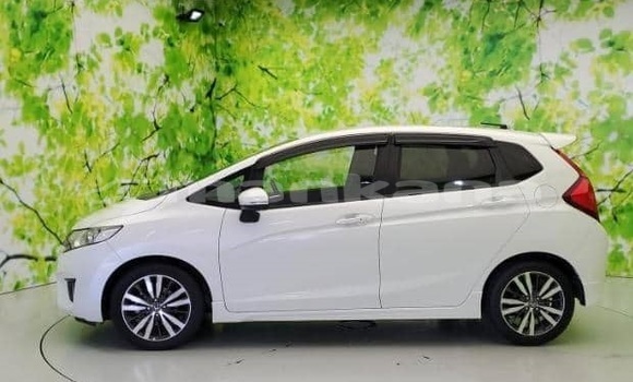 Buy Used Honda FIT White Car in Tbilisi in Tbilisi Buy Used Honda FIT White Car in Tbilisi in Tbilisi