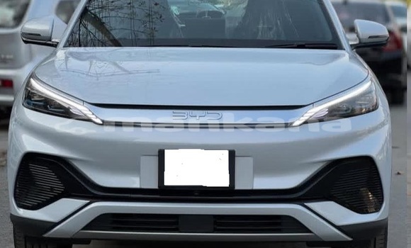 Buy Used BYD F3 White Car in Tbilisi in Tbilisi