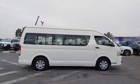 Buy Used Toyota Hiace White Car in Tbilisi in Tbilisi Buy Used Toyota Hiace White Car in Tbilisi in Tbilisi