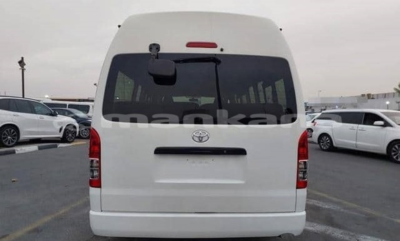 Buy Used Toyota Hiace White Car in Tbilisi in Tbilisi Buy Used Toyota Hiace White Car in Tbilisi in Tbilisi