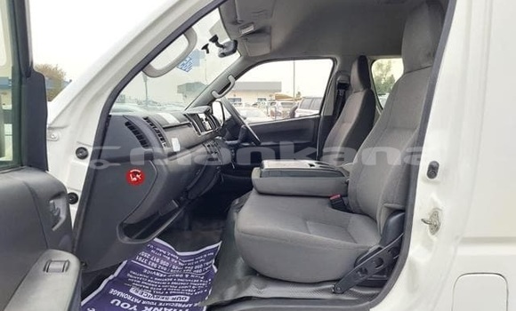 Buy Used Toyota Hiace White Car in Tbilisi in Tbilisi Buy Used Toyota Hiace White Car in Tbilisi in Tbilisi
