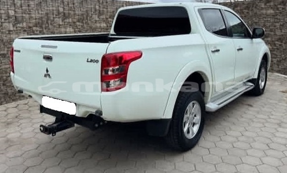 Buy Used Mitsubishi L200 White Car in Tbilisi in Tbilisi Buy Used Mitsubishi L200 White Car in Tbilisi in Tbilisi