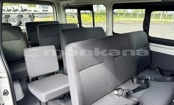 Buy Used Toyota HiAce White Truck in Import - Dubai in Abhasia Buy Used Toyota HiAce White Truck in Import - Dubai in Abhasia