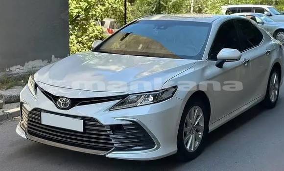 Buy Used Toyota Camry White Car in Tbilisi in Tbilisi Buy Used Toyota Camry White Car in Tbilisi in Tbilisi