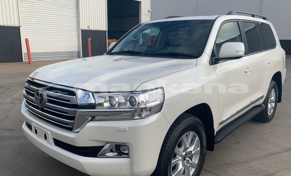 Buy Used Toyota Land Cruiser White Car in Tbilisi in Tbilisi
