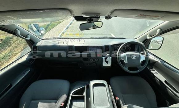 Buy Used Toyota Hiace White Car in Tbilisi in Tbilisi Buy Used Toyota Hiace White Car in Tbilisi in Tbilisi