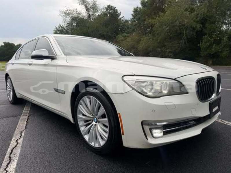 Big with watermark bmw 7 series abhasia gali 8264
