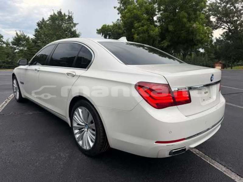 Big with watermark bmw 7 series abhasia gali 8264
