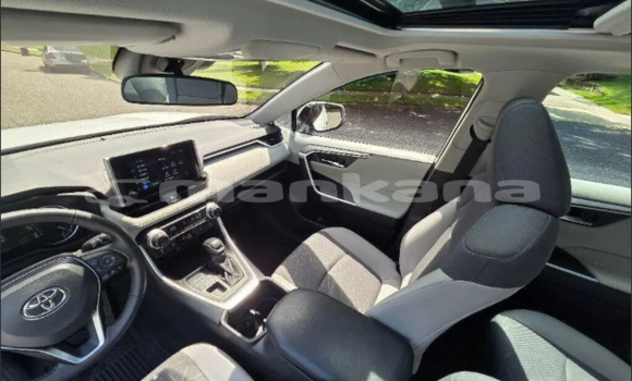 Buy Used Toyota RAV4 White Car in Ahali Atoni in Abhasia Buy Used Toyota RAV4 White Car in Ahali Atoni in Abhasia