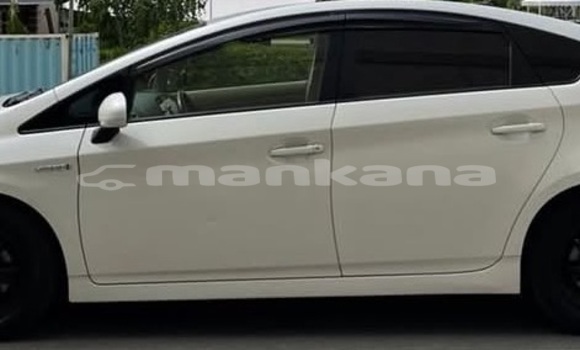 Buy Used Toyota Prius White Car in Tbilisi in Tbilisi Buy Used Toyota Prius White Car in Tbilisi in Tbilisi