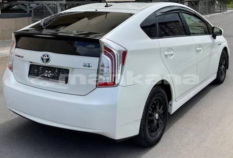 Big with watermark toyota prius tbilisi tbilisi 8303
