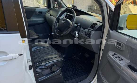 Buy Used Toyota Voxy White Car in Tbilisi in Tbilisi Buy Used Toyota Voxy White Car in Tbilisi in Tbilisi