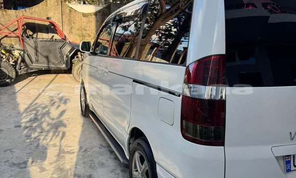 Buy Used Toyota Voxy White Car in Tbilisi in Tbilisi Buy Used Toyota Voxy White Car in Tbilisi in Tbilisi