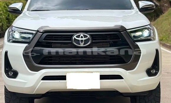 Buy Used Toyota Hilux White Car in Tbilisi in Tbilisi Buy Used Toyota Hilux White Car in Tbilisi in Tbilisi
