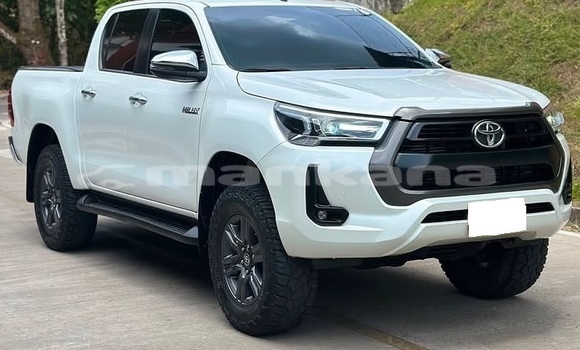 Buy Used Toyota Hilux White Car in Tbilisi in Tbilisi Buy Used Toyota Hilux White Car in Tbilisi in Tbilisi