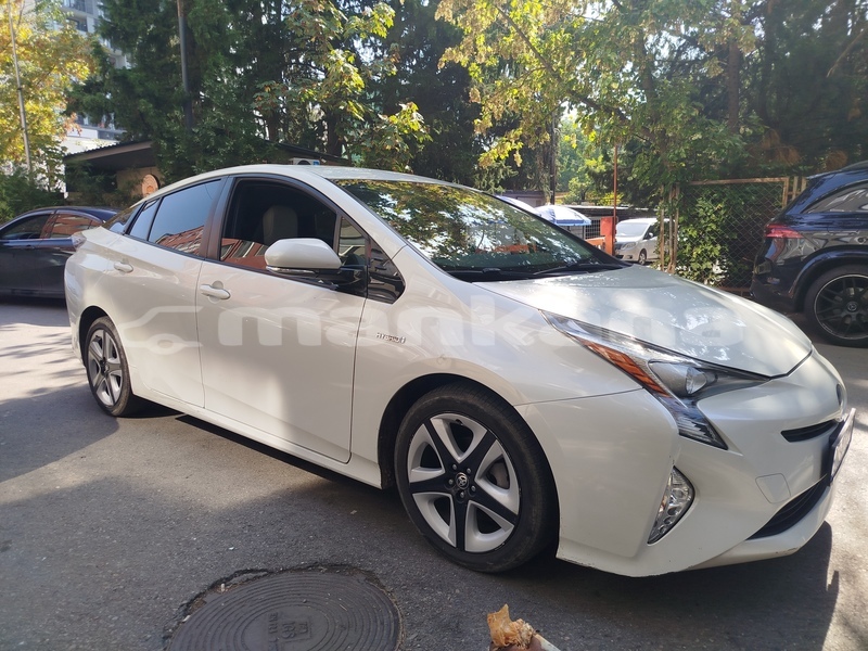 Big with watermark toyota prius tbilisi tbilisi 8474
