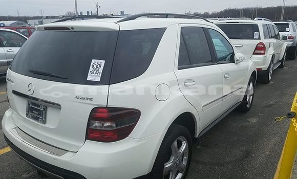 Buy Used Mercedes-Benz ML–Class White Car in Tbilisi in Tbilisi Buy Used Mercedes-Benz ML–Class White Car in Tbilisi in Tbilisi