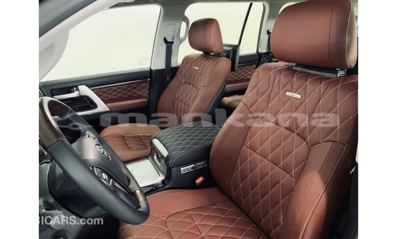 Buy Import Toyota Land Cruiser Black Car in Import - Dubai in Abhasia Buy Import Toyota Land Cruiser Black Car in Import - Dubai in Abhasia